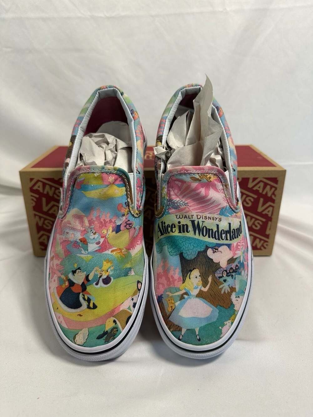Vans x Disney Alice in Wonderland Classic Slip-On Sneakers Womens 8